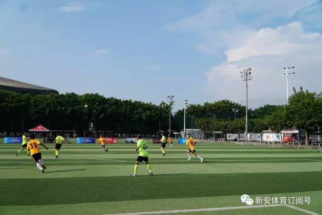 德泽尔比新闻发布会现场趣事：寻找提消极问题的记者